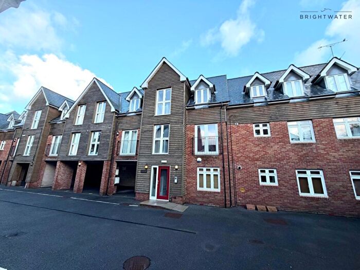 2 Bedroom Apartment For Sale In Forest Gate Court, Ringwood, BH24