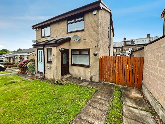2 Bedroom Semi Detached House For Sale In Airedale Road, Bradford, BD3