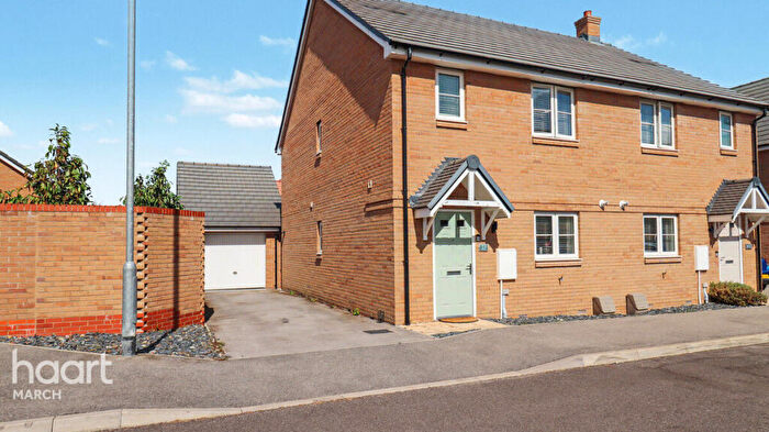 3 Bedroom Semi Detached House For Sale In Lily Avenue, Wimblington, PE15