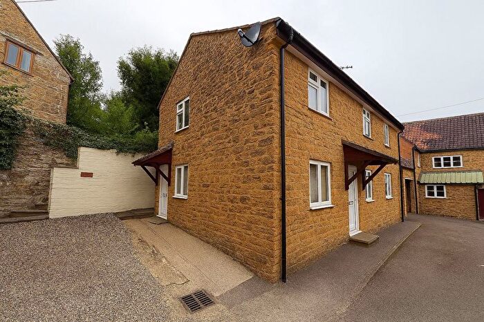 2 Bedroom Flat For Sale In Flat Coker Crescent, West Coker, BA22