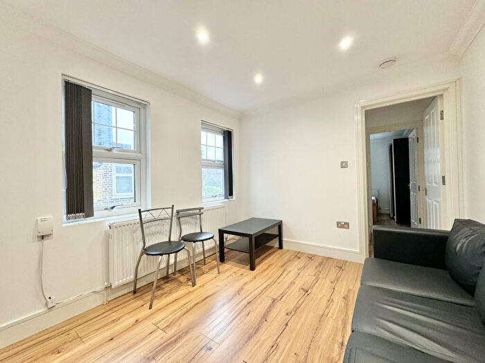 1 Bedroom Flat To Rent In Sydney Road, N8
