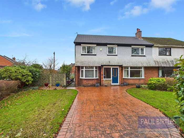 5 Bedroom Semi Detached House For Sale In Davyhulme Road, Davyhulme, Trafford, M41