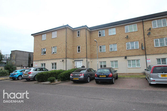 2 Bedroom Apartment To Rent In Causton Square, Dagenham, RM10