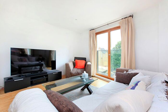 1 Bedroom Flat To Rent In Wingate Square, Clapham, SW4