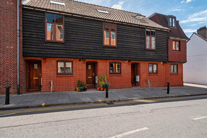 3 Bedroom Terraced House For Sale In East Lane, Kingston Upon Thames, KT1