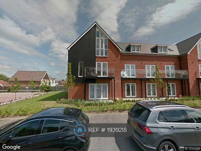 2 Bedroom Flat To Rent In Sheldon Way Larkfield, Aylesford, ME20