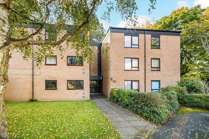 2 Bedroom Flat For Sale In Nascot Court, Grandfield Avenue, Watford, Hertfordshire, WD17