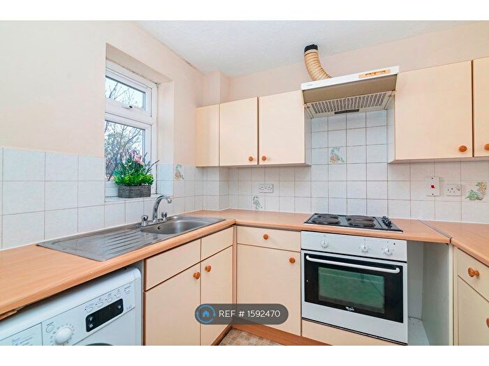 1 Bedroom Flat To Rent In Catherine Court, Ilford, IG2