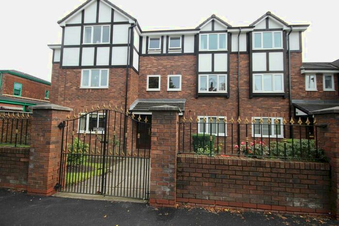 2 Bedroom Apartment To Rent In Half Edge Lane, Eccles, M30