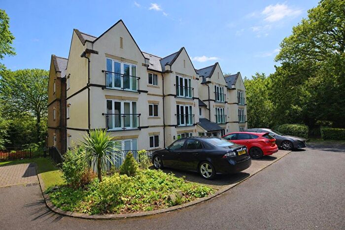 2 Bedroom Flat For Sale In Hollington Park Road, St. Leonards-On-Sea, TN38