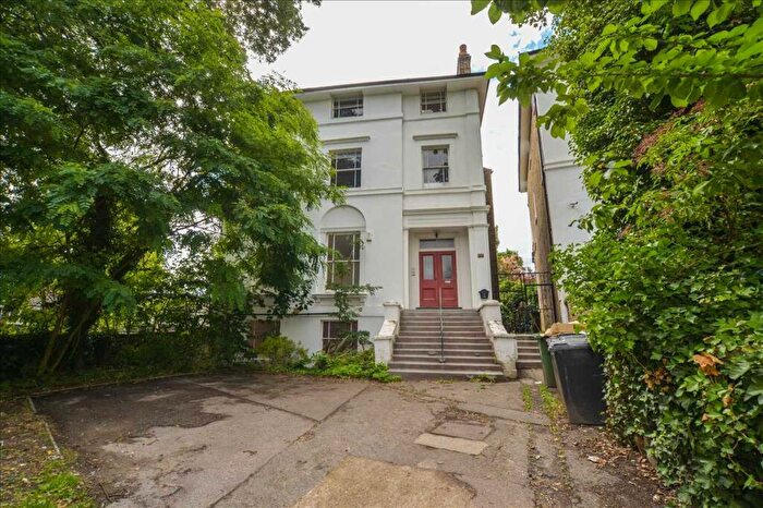 2 Bedroom Apartment To Rent In Lee Park, London, SE3