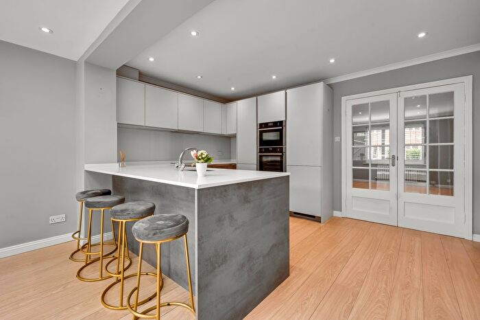 3 Bedroom Terraced House To Rent In Rosslyn Park, Weybridge, Surrey, KT13