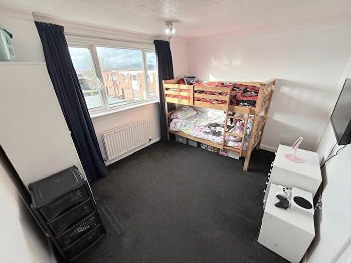 2 Bedroom Terraced House For Sale In Durris Drive, Glenrothes, KY6