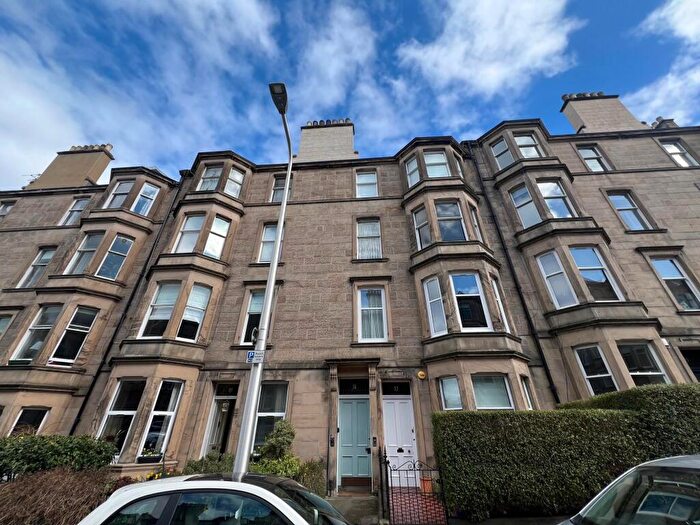 2 Bedroom Flat To Rent In Comely Bank Avenue, Edinburgh, EH4