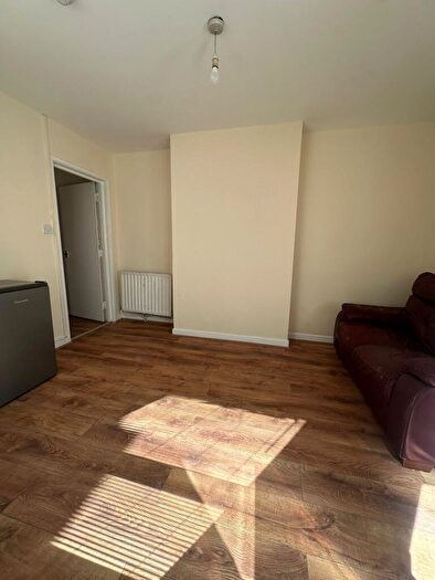 1 Bedroom Flat To Rent In Chapel Street, LU1