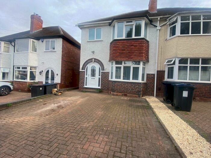 3 Bedroom House To Rent In Maple Road, Sutton Coldfield., B72