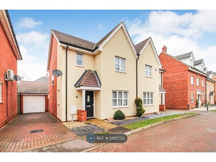 3 Bedroom Semi-Detached House To Rent In Chamberlain Way, Bedford, MK42