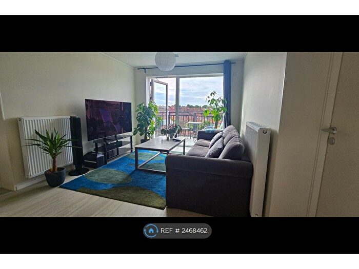 2 Bedroom Flat To Rent In Willow, Bristol, BS4