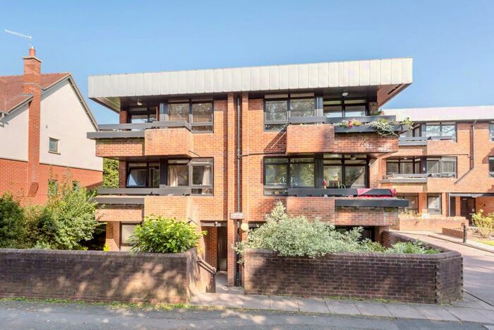 1 Bedroom Apartment To Rent In Carlisle Avenue, St Albans, AL3