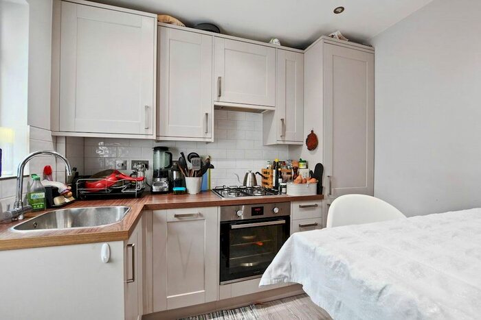 1 Bedroom Flat To Rent In Charteris Road, London, N4