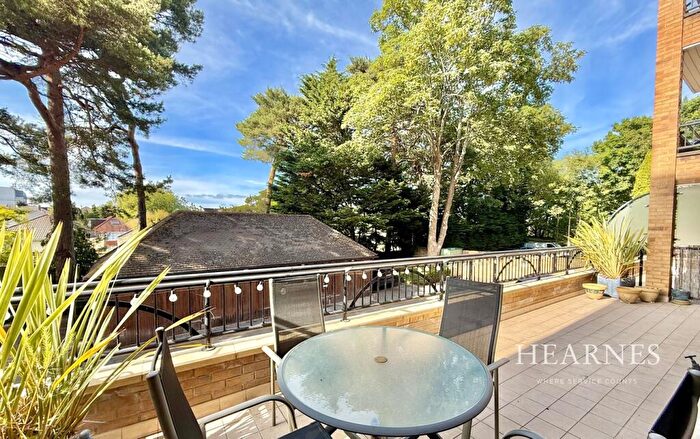 2 Bedroom Apartment For Sale In Knyveton Road, Bournemouth, BH1