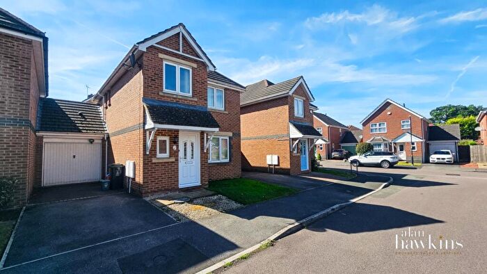 3 Bedroom Link Detached House To Rent In Lyme Way, Abbey Meads, Swindon, SN25