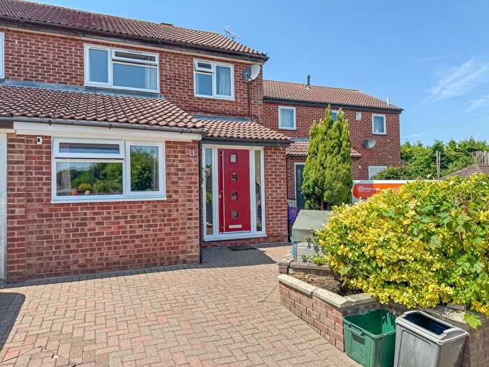 3 Bedroom Semi-Detached House For Sale In Tamworth Chase, Colchester, CO2