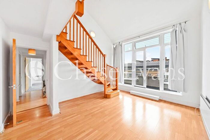 2 Bedroom Flat To Rent In St. Davids Square, Isle Of Dogs, London, E14