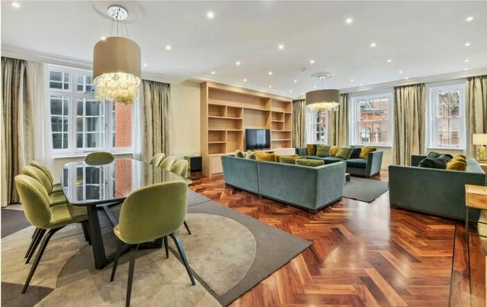 3 Bedroom Flat To Rent In Stratton Street, Mayfair, London, W1J
