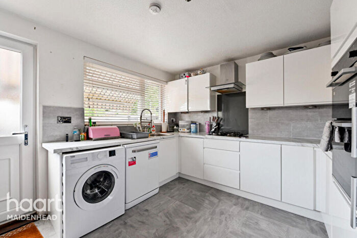 2 Bedroom Terraced House For Sale In Fotherby Court, Maidenhead, SL6