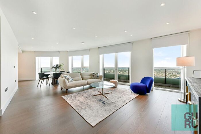 3 Bedroom Flat To Rent In White City Living, London, W12