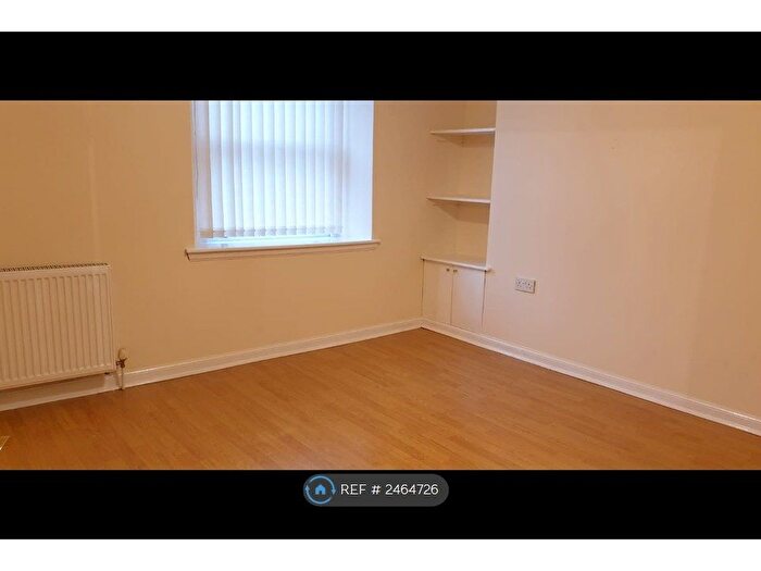 3 Bedroom Flat To Rent In Main Street, Newmilns, KA16