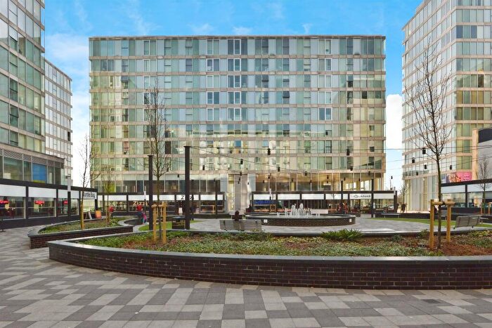 2 Bedroom Flat For Sale In Witan Gate, Milton Keynes, MK9