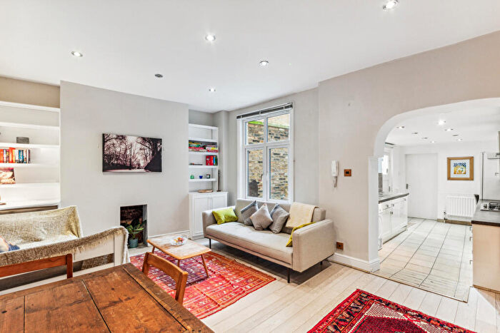 1 Bedroom Flat To Rent In Highbury Quadrant, Highbury, N5