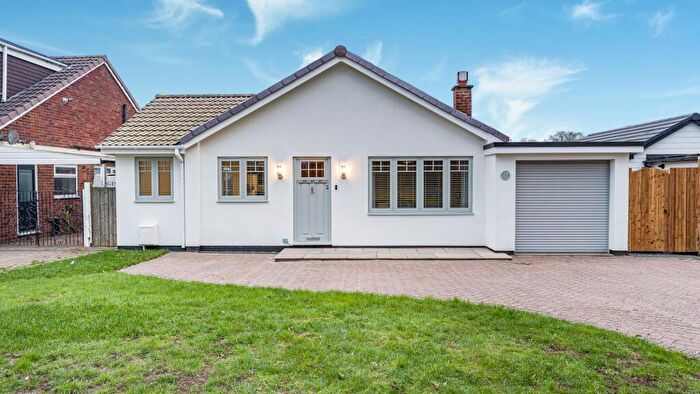 3 Bedroom Detached Bungalow For Sale In Sharrat Field, Four Oaks, B75