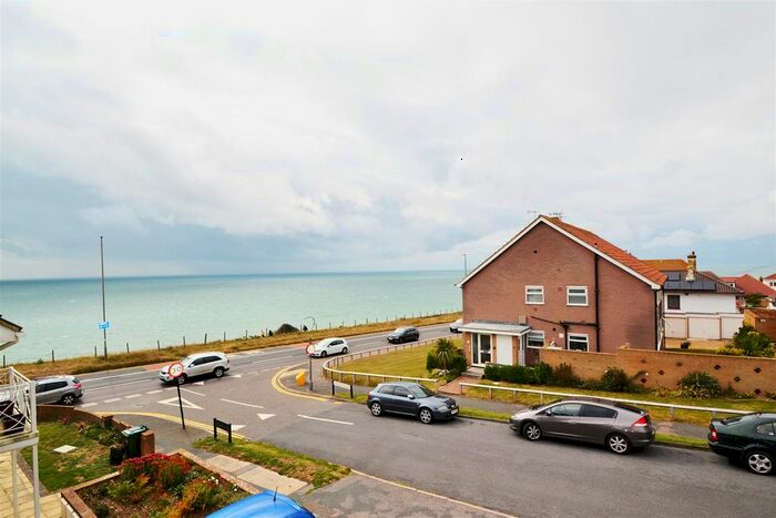 2 Bedroom Flat To Rent In Little Crescent, Rottingdean BN2