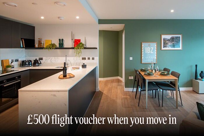 2 Bedroom Apartment To Rent In The Octagon, Birmingham, B3