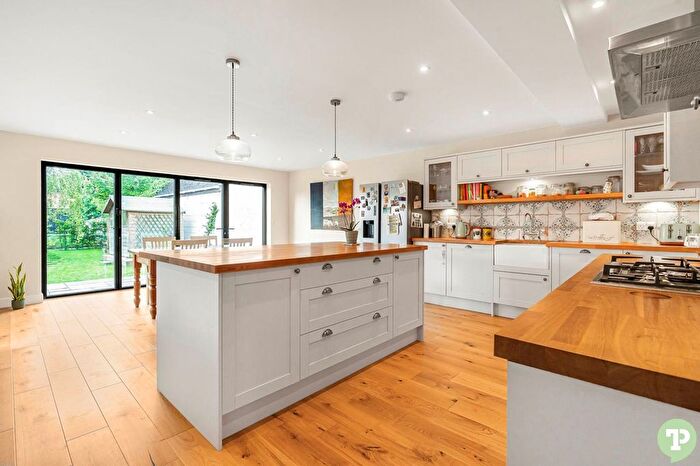 4 Bedroom Semi-detached House To Rent In Littleworth Road, Wheatley, OX33