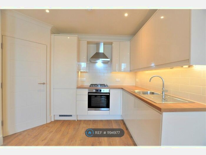 1 Bedroom Flat To Rent In High Road, London, N2