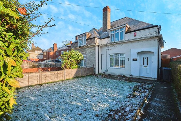 3 Bedroom Semi Detached House For Sale In The Ridgeway, Erdington, Birmingham, B23