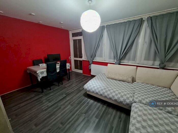 3 Bedroom Terraced House To Rent In Snowshill Rd, London, E12