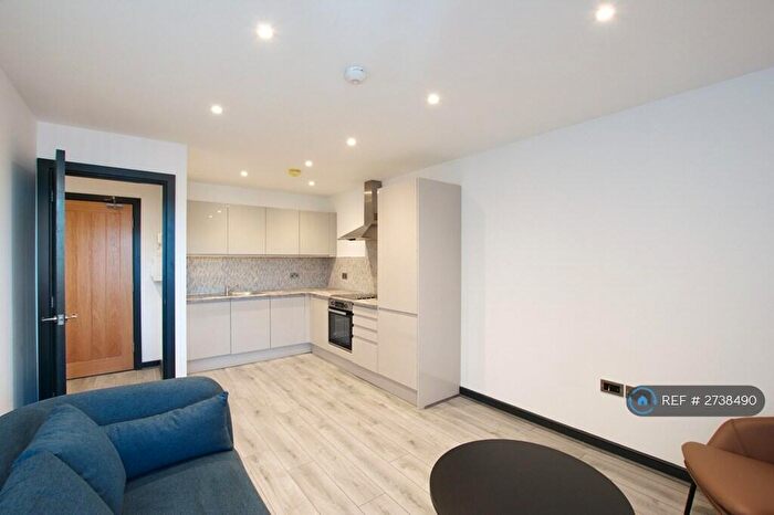 1 Bedroom Flat To Rent In Stanningley Road, Leeds, LS13