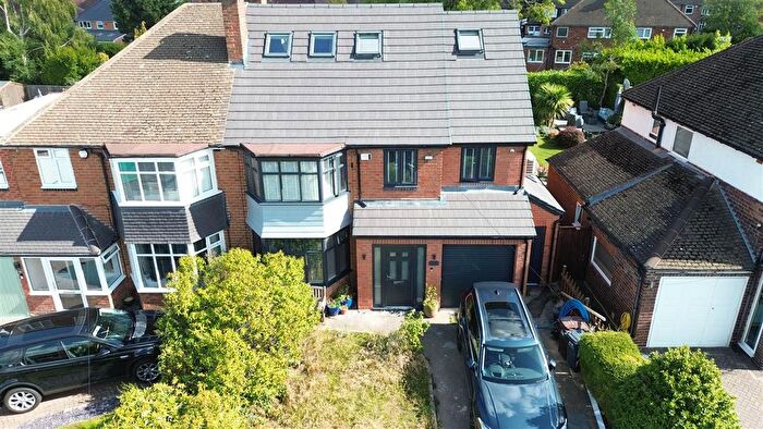 4 Bedroom Semi-Detached House To Rent In Stonor Park Road, Solihull, B91