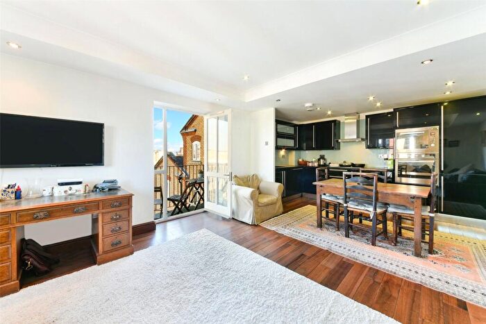 2 Bedroom Apartment To Rent In Rotherhithe Street, London, SE16