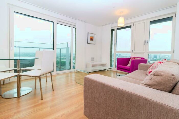 2 Bedroom Apartment To Rent In Marner Point, No The Plaza, Bow, E3