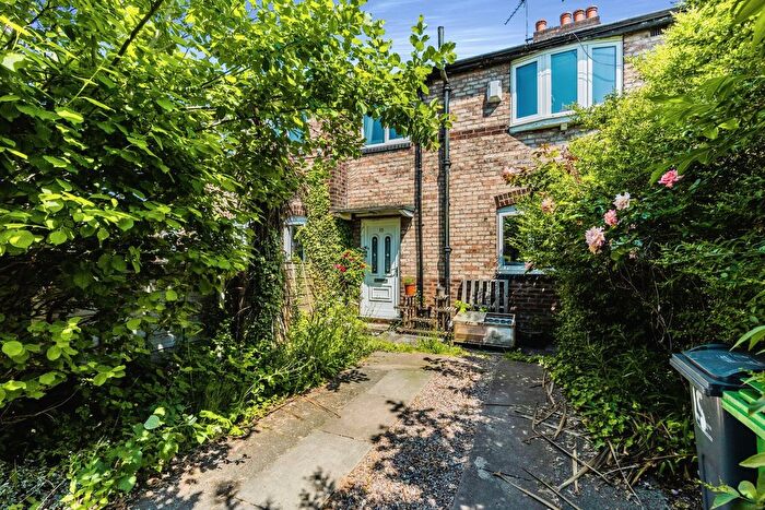 3 Bedroom Mews To Rent In Haldon Road, Manchester, M20