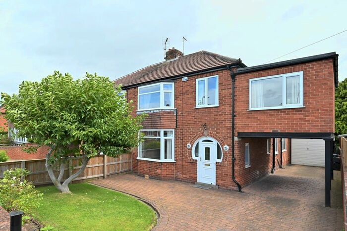 4 Bedroom Semi-Detached House To Rent In Whitcliffe Crescent, Ripon, HG4