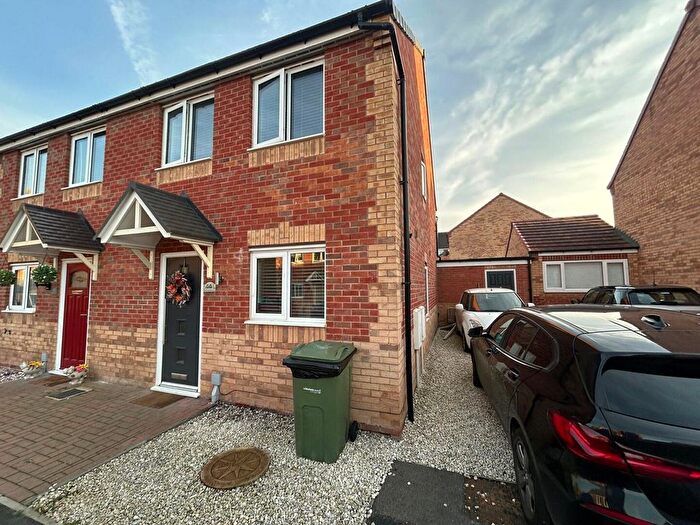 3 Bedroom Semi-Detached House For Sale In Oakdale Drive, South Elmsall, Pontefract, WF9