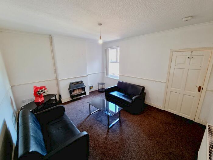 1 Bedroom Flat To Rent In High Street, Quarry Bank, Brierley Hill, DY5