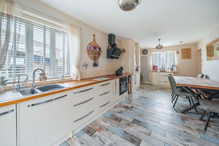 3 Bedroom End Of Terrace House For Sale In Gipsy Lane, Buckfastleigh, TQ11